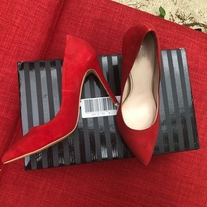 Victoria’s Secret Vintage Pumps in Red Alert